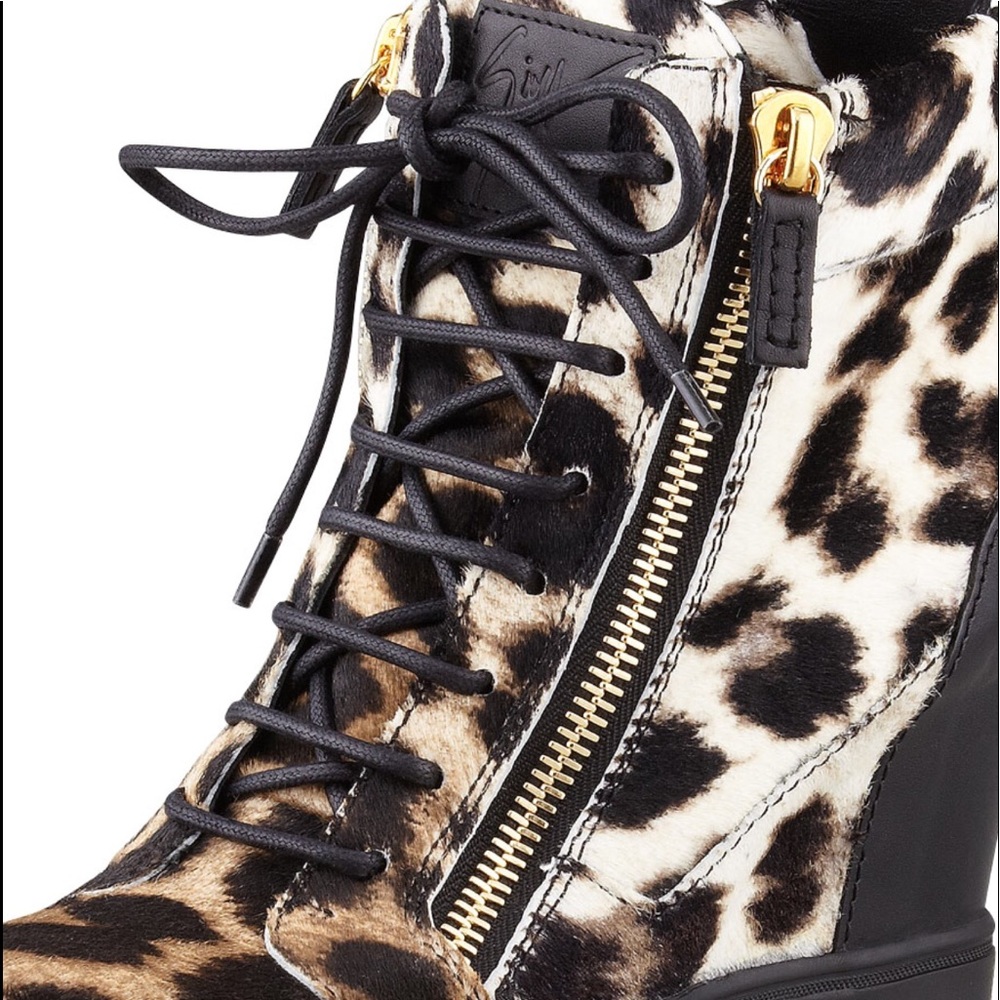 Giuseppe Zanotti leopard halfcalf wedge. authentic